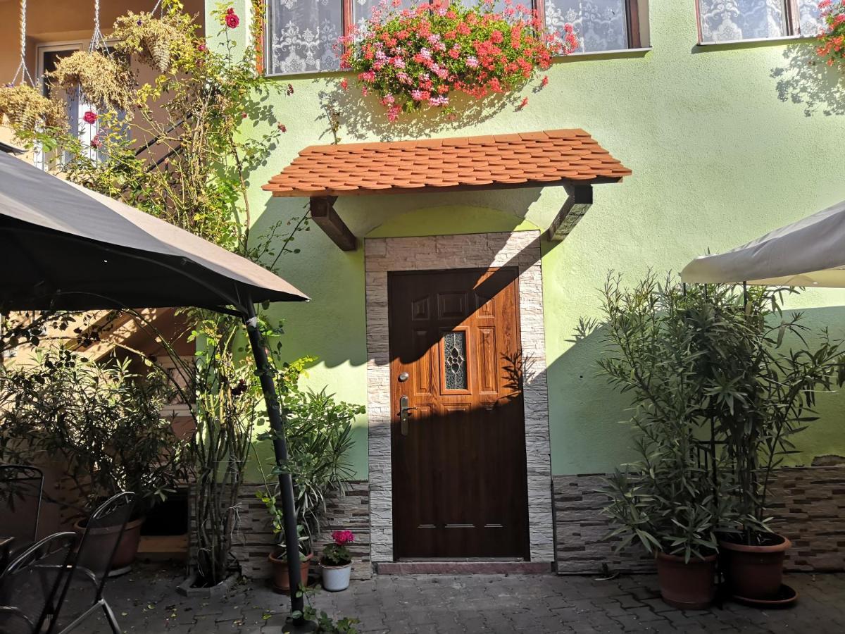 Penzion U Smidu Namesti Jaroslavice  Exterior photo